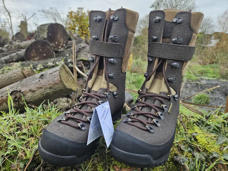 Dedito Moorland Boots